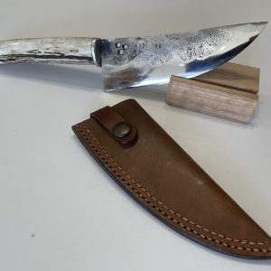 BANIAN NC : Couteau 13 : Manche corne de cerf et fourreau cuir - lame - 12 cm