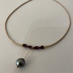 MES TISSAGES : Collier Tissé - perle de Tahiti longue tige